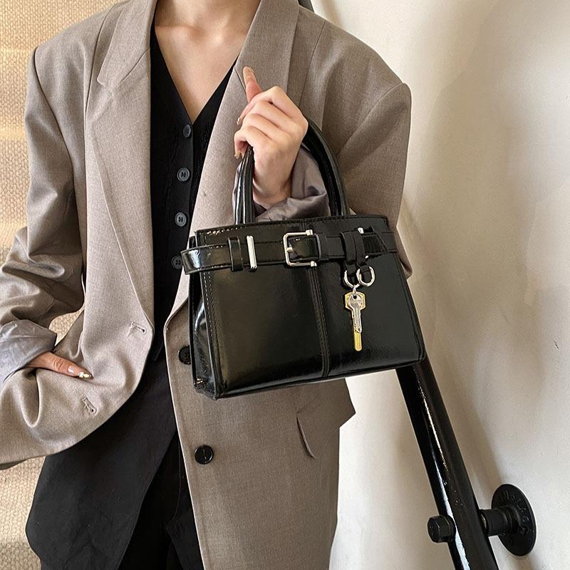 Ретро маленькая сумка женская универсальная новая нишевая дизайнерская сумка через плечо, сумка-мессенджер, портативная маленькая квадратная сумка