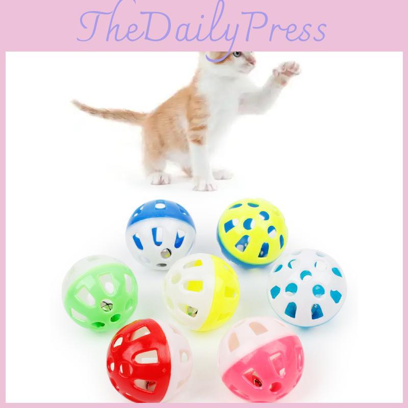 Пластиковый мяч для бросания для домашних животных с полым дизайном для кошек и мелких питомцев