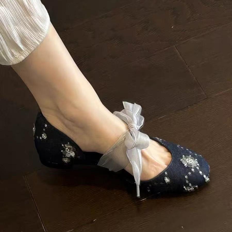 Fashion and retro low-heeled ballet shoes, new fairy bow sequins, shallow mouth round head, one-pedal single shoes.