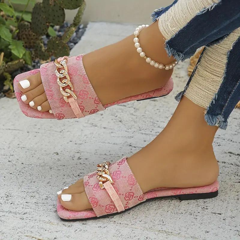 Женские тапочки, новые летние сандалии класса люкс на плоской подошве, пляжная обувь, трендовые брендовые дизайнерские женские тапочки, шлепанцы большого размера для женщин