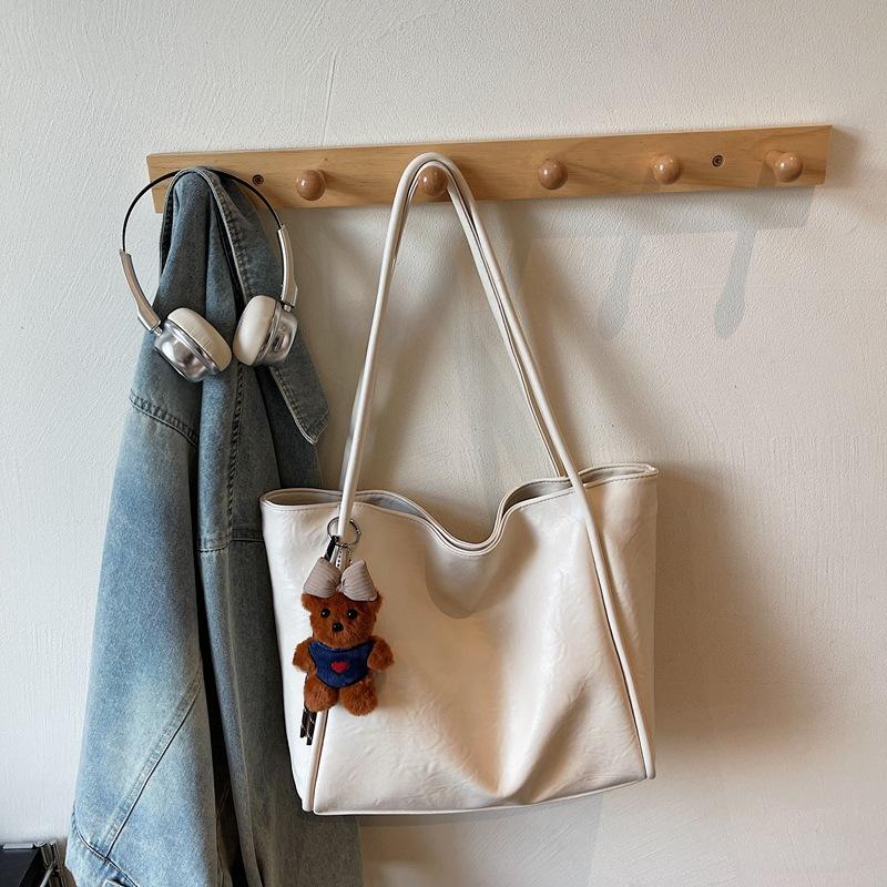 Bag Women's New Soft Leather Tote Bag Large Capacity Women's Niche High-end Sense of Commuting To Work Portable Shoulder Bag