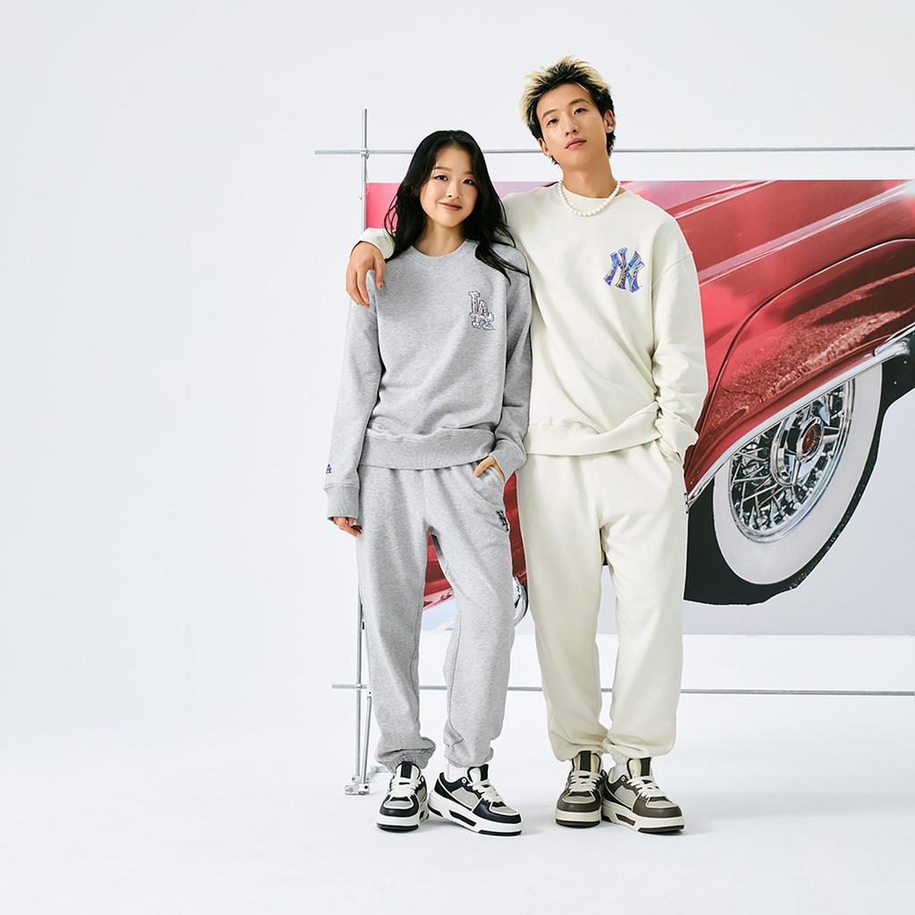 MLB New York Yankees Basic Collection 24FW Crew Neck American Style Sweatshirt Unisex Cream 3AMTB1344-50CRD