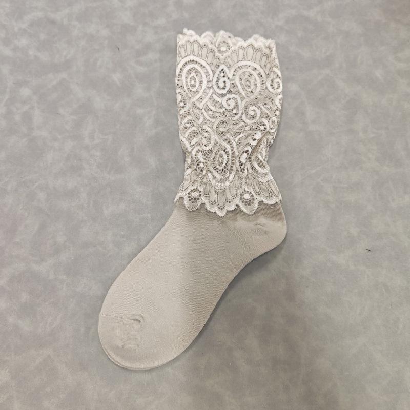 Женские осенне-зимние носки до середины икры в стиле лолита с кружевной отделкой