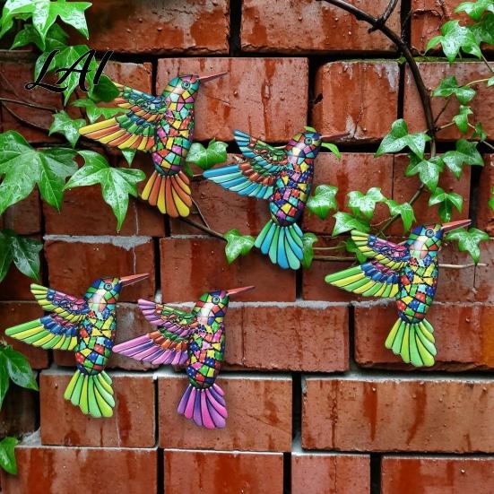 Outdoor Hanging Wall Sculpture Metal Hummingbird Art Decor Iron Colorful Bird Fence Decoration Minimalist Living Room Decor Ornaments for