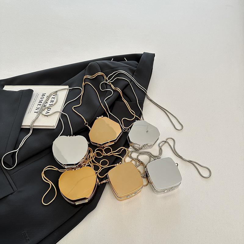 Мини любовь маленькая сумка женская 2025 новая европейская и американская мода глянцевая плечевая цепочка кроссбоди акриловый мундштук красный конверт