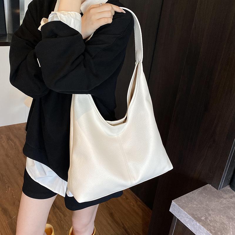 Сумка подмышку женская весна новая модная сумка-тоут студенческая однотонная большой вместимости сумка на плечо сумка для поездок на работу