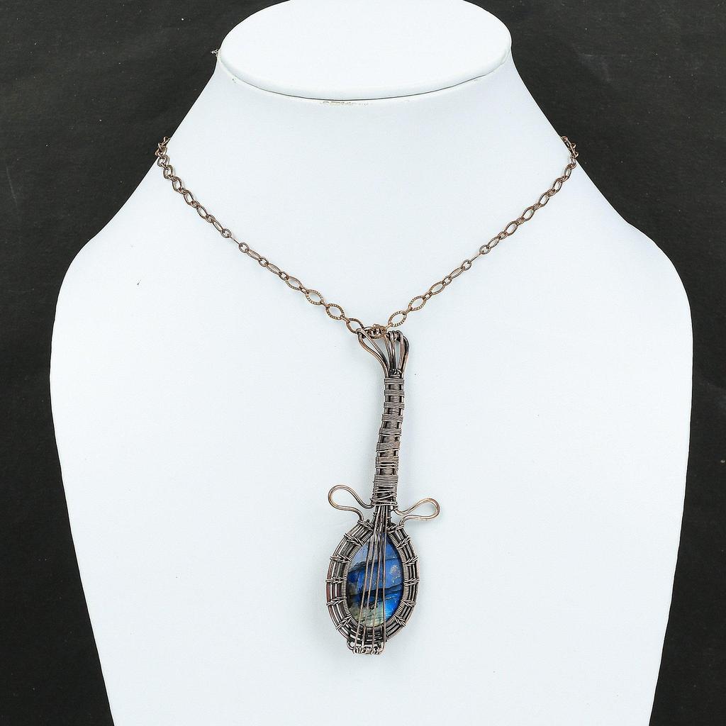 Кулон из лабрадорита, обмотанный медной проволокой, драгоценный камень, кулон ручной работы, музыкальный инструмент, медные украшения, подарок для нее, кулон в виде гитары из лабрадорита