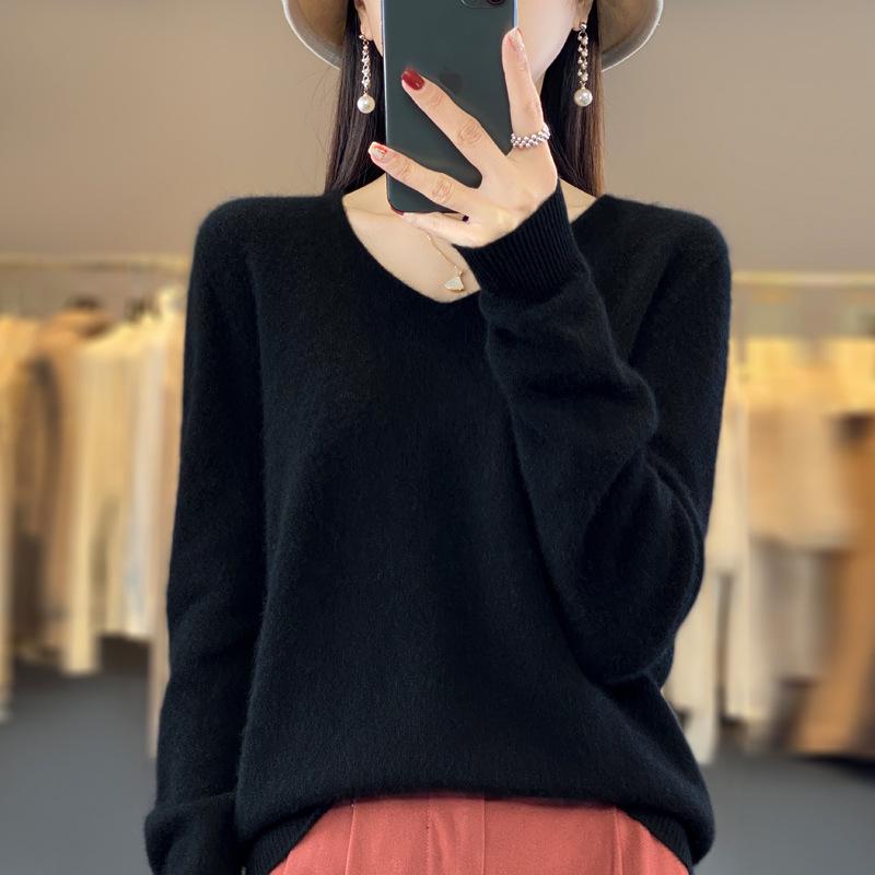 Women's V-Neck Wool Sweater: New Autumn/Winter Solid Color, Loose Fit, Versatile Style.