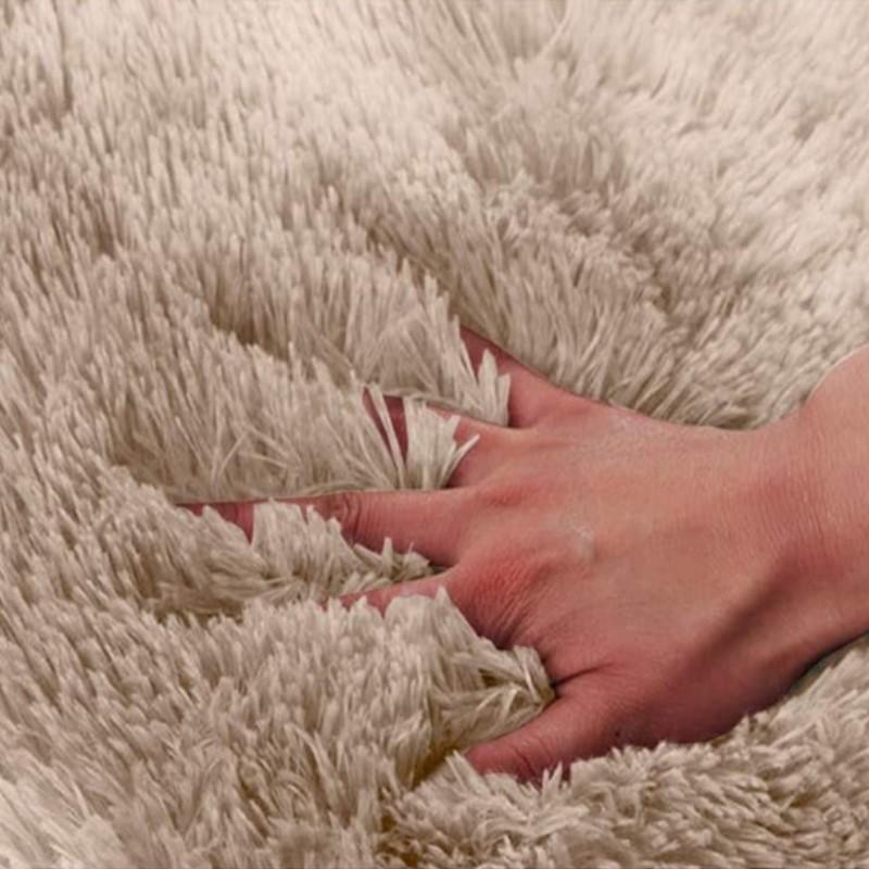 Inyahome Girls Kids Shaggy Fuzzy Soft Carpet Plush Bedside Area Rug Indoor Floor Room Carpet for Teen Dorm Christmas Home Decor