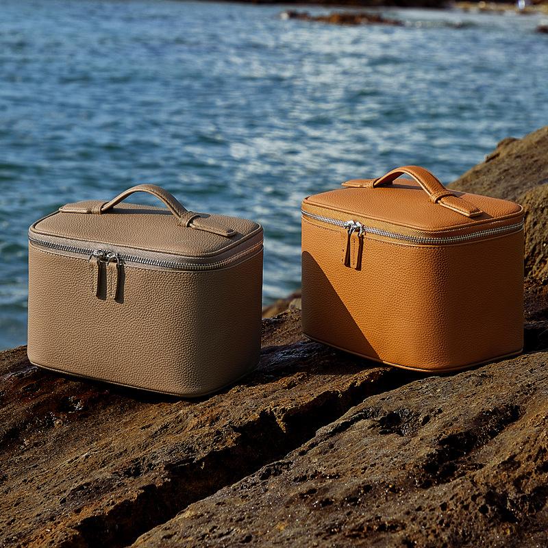 Genuine Leather: Multi-layered Cosmetic Bag, Toiletry Bag, Storage Bag, High-end Travel Portable Soft Leather Bag