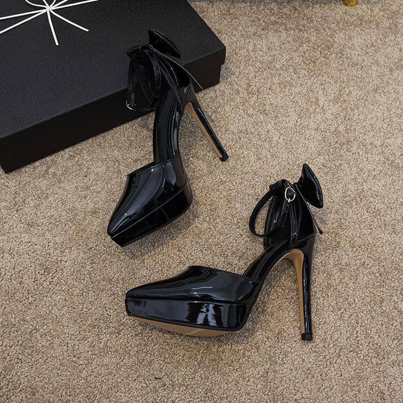Одно слово на высоком каблуке женские 2025 новые водонепроницаемые туфли с бантом черные профессиональные одинарные туфли с острыми шпильками сандалии
