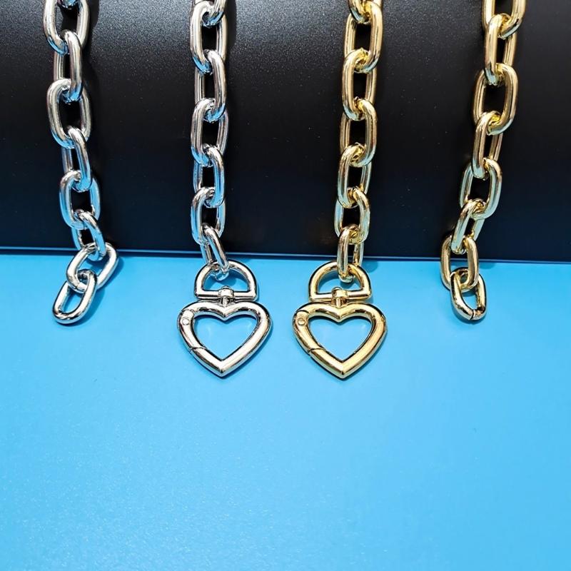 Fashionable Exaggerated Adjustable Length Chain Necklace with Heart Charm Pendant for Trendy Women Ladies Daily Use