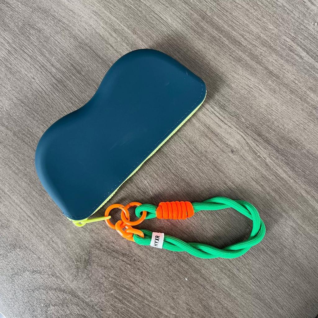 Color-blocked glasses case,sunglasses cover, eyeglass storage bag, convenient silicone sunglasses zipper cover for on-the-go use
