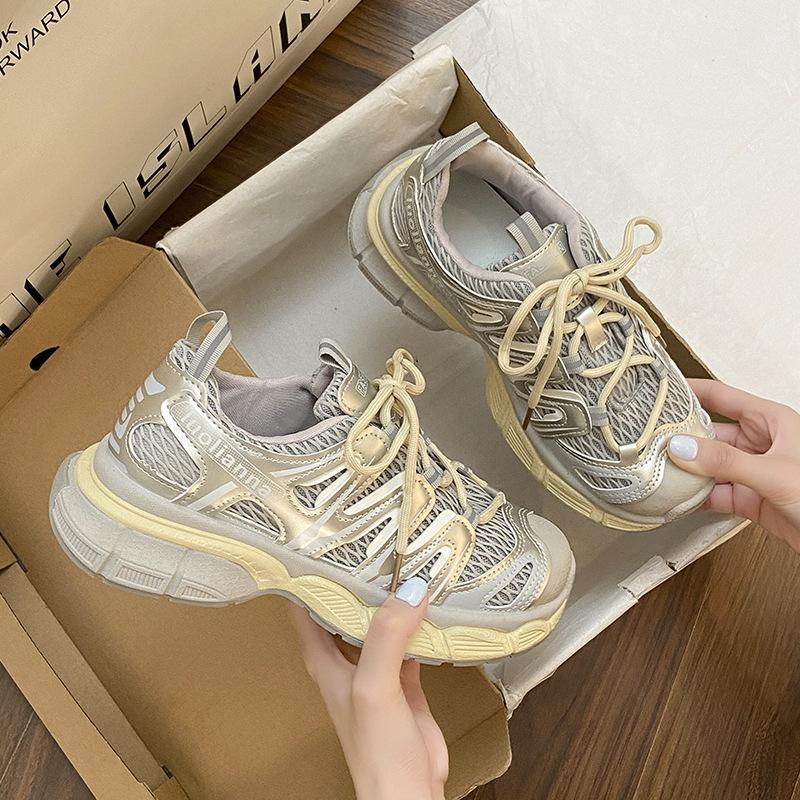 2025 New Summer Breathable Mesh Dad Shoes Women's Thick-soled Versatile Lightweight Soft-soled Ultra-light Sports Shoes