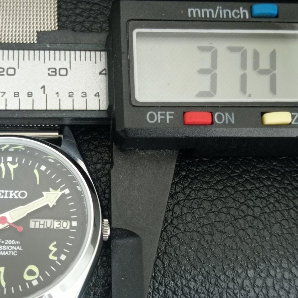 ЯПОНСКИЕ ВИНТАЖНЫЕ ОТРЕМОНТИРОВАННЫЕ МУЖСКИЕ АВТОМАТИЧЕСКИЕ ЧАСЫ SEIKO 6309A ЧЕРНЫЙ ЦИФЕРБЛАТ a442755-1