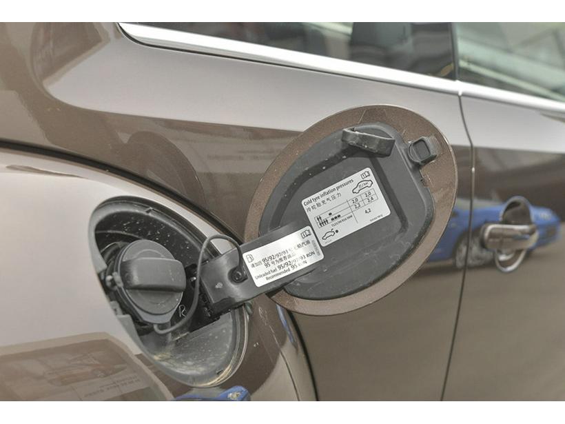 Крышка топливного бака и внешняя крышка лючка New Beetle