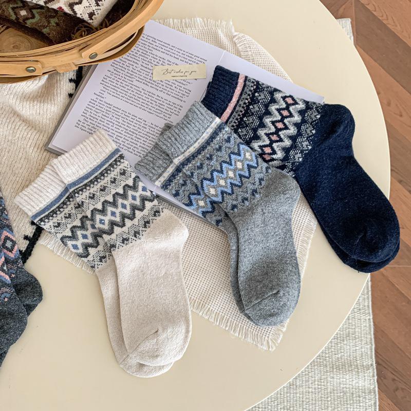 Женские ретро шерстяные носки в стиле Fair Isle - Средней длины, Плотные, Теплые, Осенне-Зимний стиль, Японский литературный дизайн