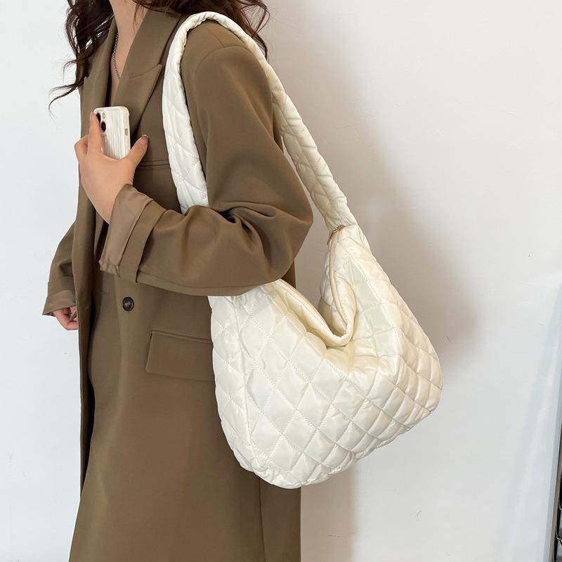 Trend Cloud Folds Large Bag Female Casual Personality Lightweight Large Capacity Dumpling Bag Crossbody Bag Commuter Bag
