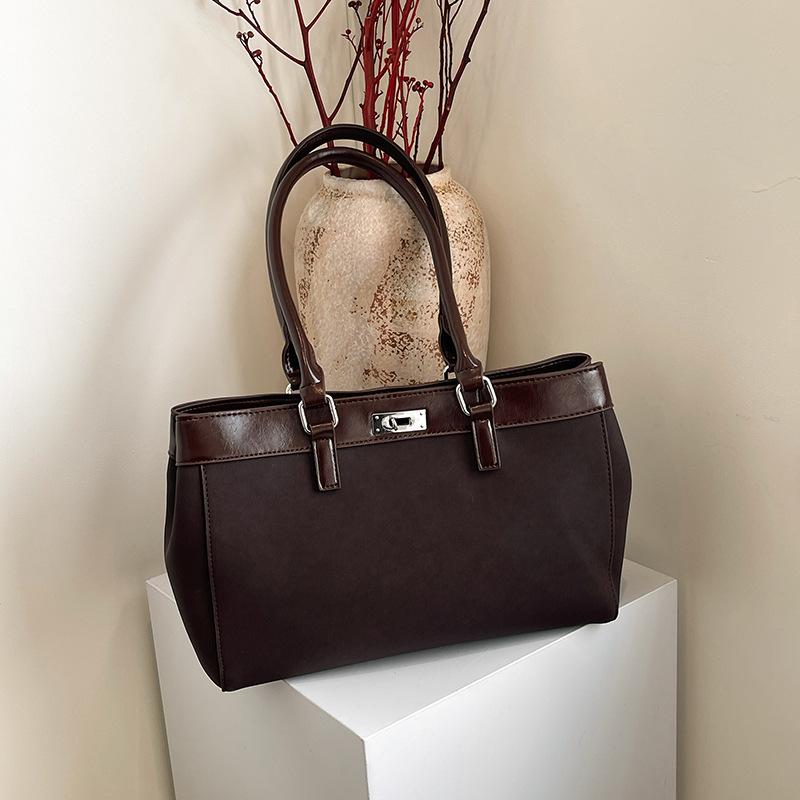 Вместительная сумка-тоут для поездок на работу женская 2025 новая осенне-зимняя ретро сумка через плечо ретро сумка для выхода в свет