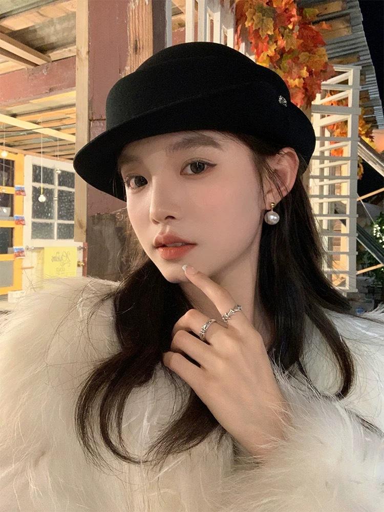 Audrey Hepburn Style French Beret, Black Barrel Wool Hat with Rolled Brim, Elegant Stewardess Cap for Women