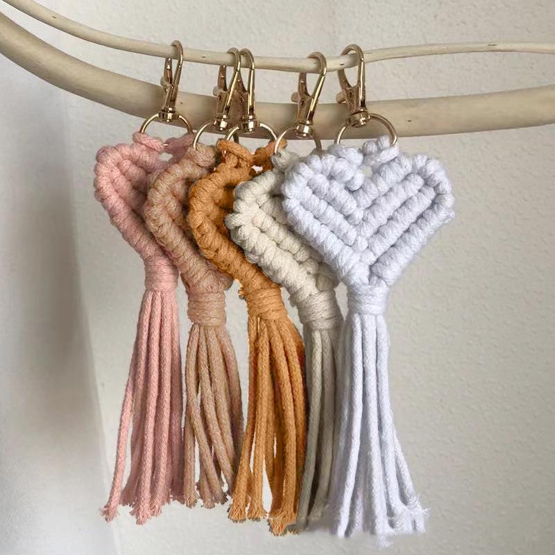 Креативные мини-брелоки макраме в форме сердца, бохо, ручной работы, с кисточками, для ключей от машины, кошелька, телефона, свадебный подарок