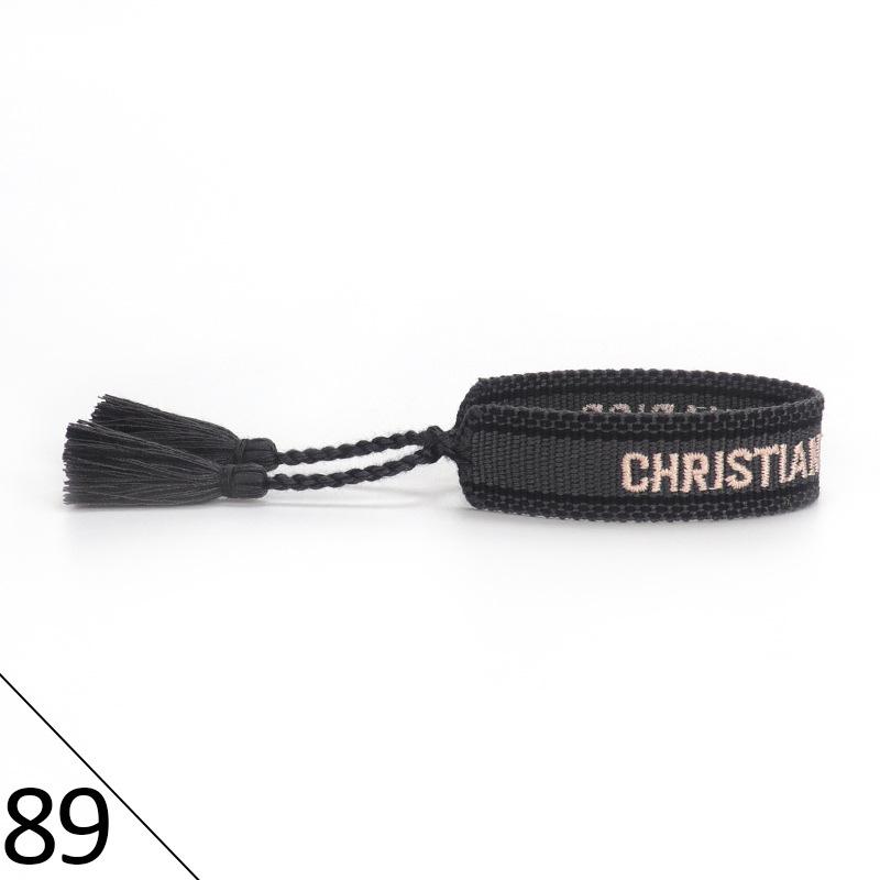 Браслет дружбы ручной работы с вышивкой и кисточками для женщин