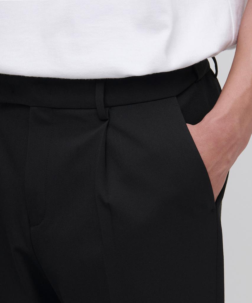 MUSINSA STANDARD Loose Tapered Hidden Banding Crop Slacks [Black]