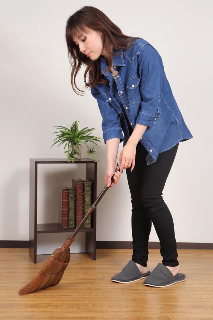 Пальмовая метла-стрела с символом пяти шаров,