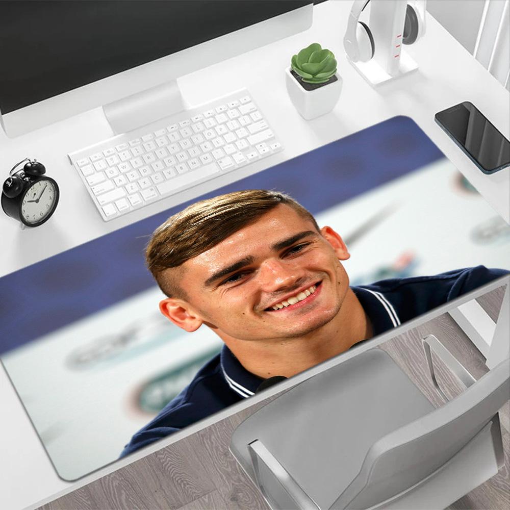Player Celebration Large Mouse Pad Gamer Mousepad Office Mouse Mats Non-Slip Rubber Bottom Perfect for Office Laptop Gaming Setup
