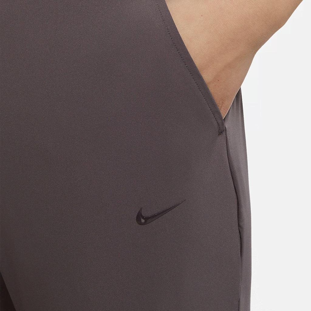 Nike Однотонные спортивные брюки из тканого материала облегающего кроя с маленьким логотипом для женщин, серые CU4612-202