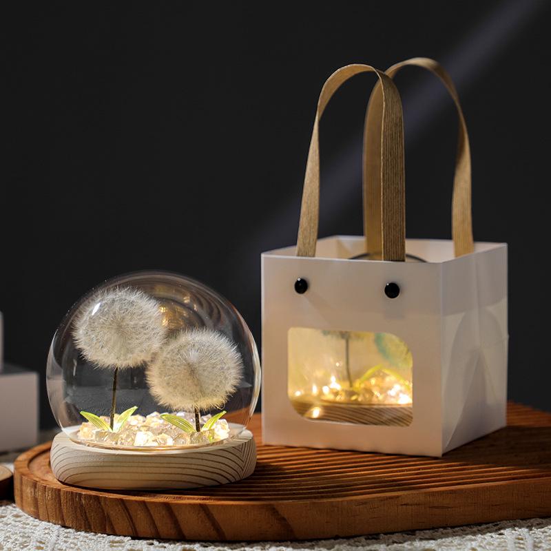 Светящийся букет из стабилизированных цветов «Одуванчик» Ночник в стеклянном куполе - Подарок на день рождения для девочки или девушки