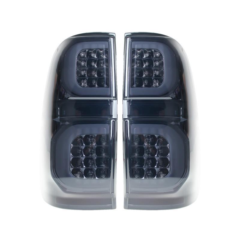 Задний фонарь пикапа Toyota Hilux: Светодиодный фонарь бега, стоп-сигнал и фонарь заднего хода.