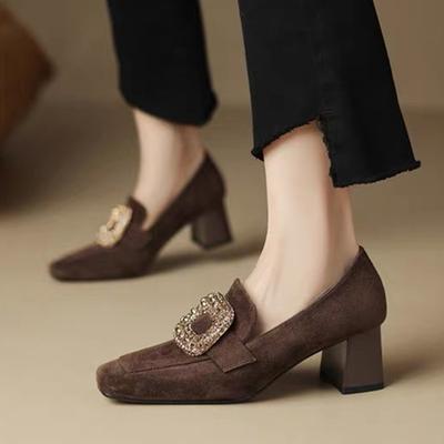 Новые туфли Elegantes на массивном каблуке с квадратной пряжкой и глубоким носком во французском стиле ретро с квадратной головкой