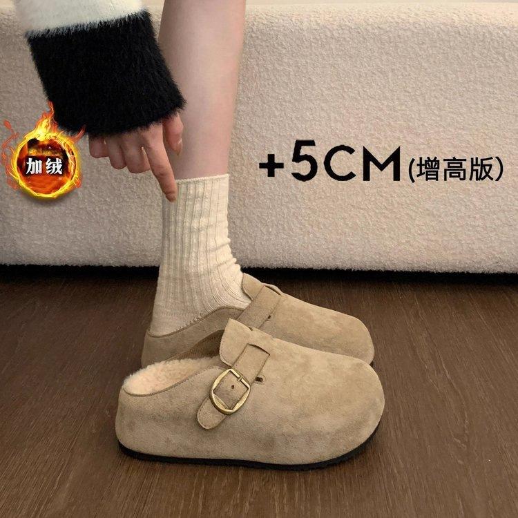 Бархатные Birkenstocks на толстой подошве, сумка-шоппер, пушистые домашние полусапожки и новые осенне-зимние хлопковые тапочки.