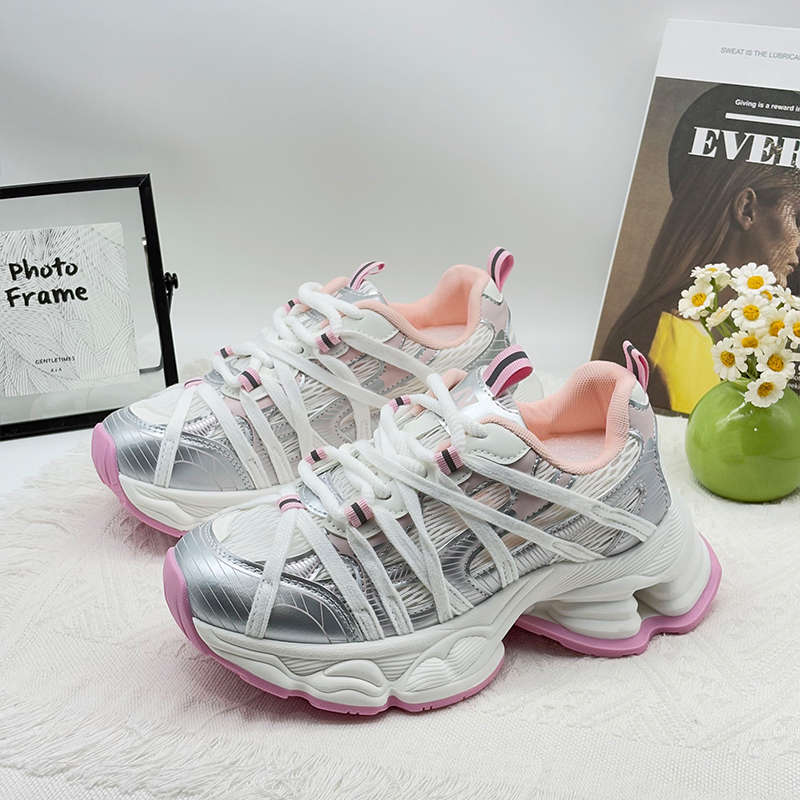 Парижские кроссовки для папы женские на платформе старые ретро 2025 весна и осень новые повседневные сетчатые дышащие модные спортивные туфли тренд