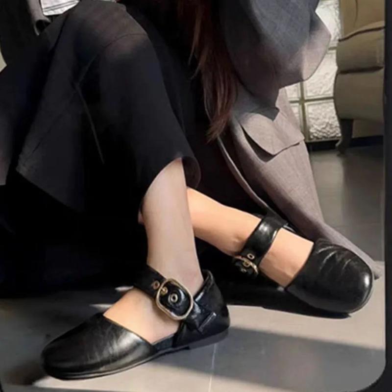 Модные туфли-лодочки на плоской подошве Red Mary Janes с пряжкой на ремне 2025 Весна Осень Новые Удобные Повседневные Плоские Туфли для Ходьбы