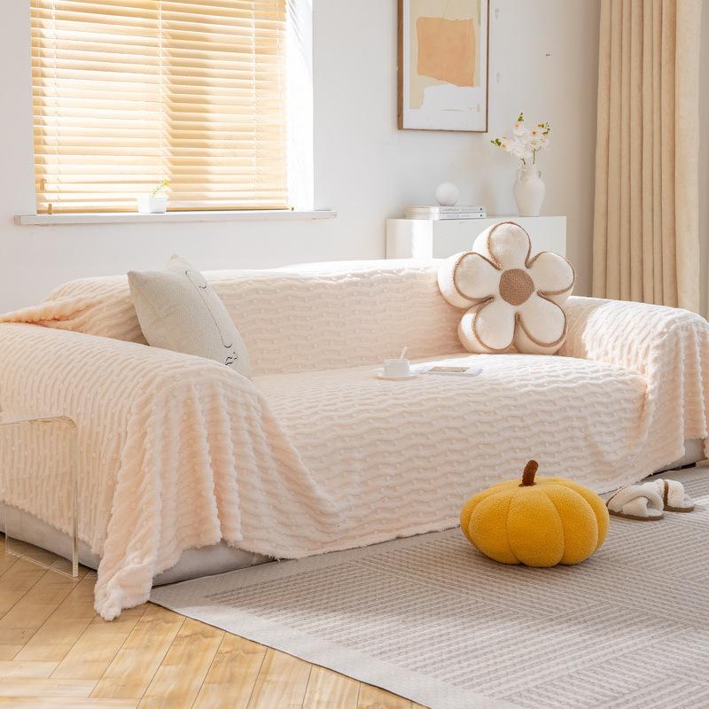 Зимнее толстое плюшевое полотенце для дивана можно расстелить или накрыть высококачественным простым кожаным чехлом, всеобъемлющим пыленепроницаемым чехлом из ткани, одеялом