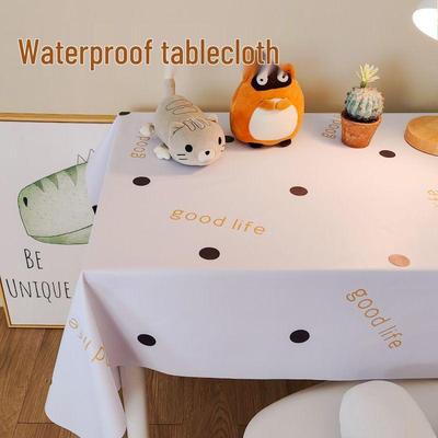 Водонепроницаемая ПВХ скатерть с сердечками: Маслостойкий и термостойкий, не требующий стирки, идеально подходит для обеденных и журнальных столов, а также студенческих парт.
