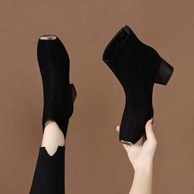 Женские замшевые ботильоны с защитой от ударов, осень 2025, новый зарубежный стиль, толстый каблук, металлический круглый носок, средний каблук, эластичные тонкие ботильоны-носки