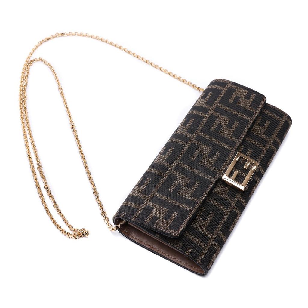 Fendi Женский длинный кошелек на цепочке-багет 26SS (8M0365 A98P F0A6E 26S)