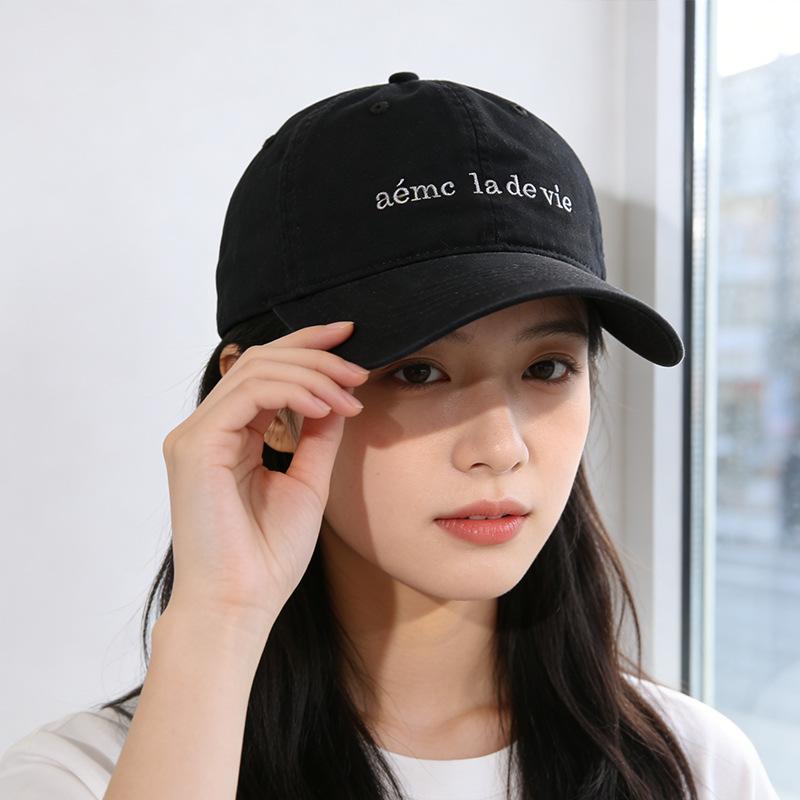 Embroidery shows the face of small peaked cap children versatile simple baseball cap men