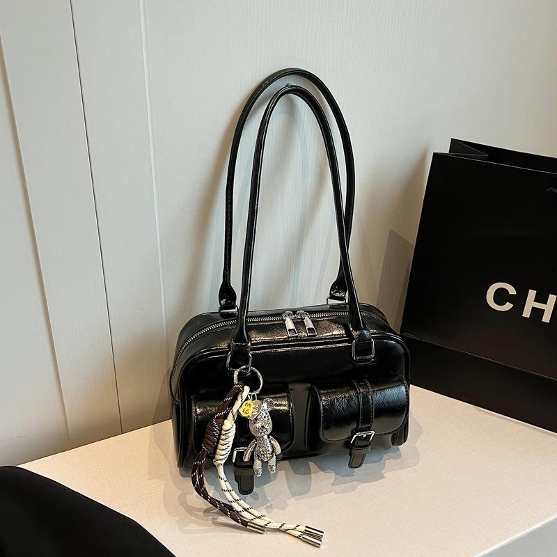 Женская сумка премиум-класса большой вместимости 2025 новая осень-зима нишевый дизайн одно плечо сумка подмышку сумка-подушка для通勤