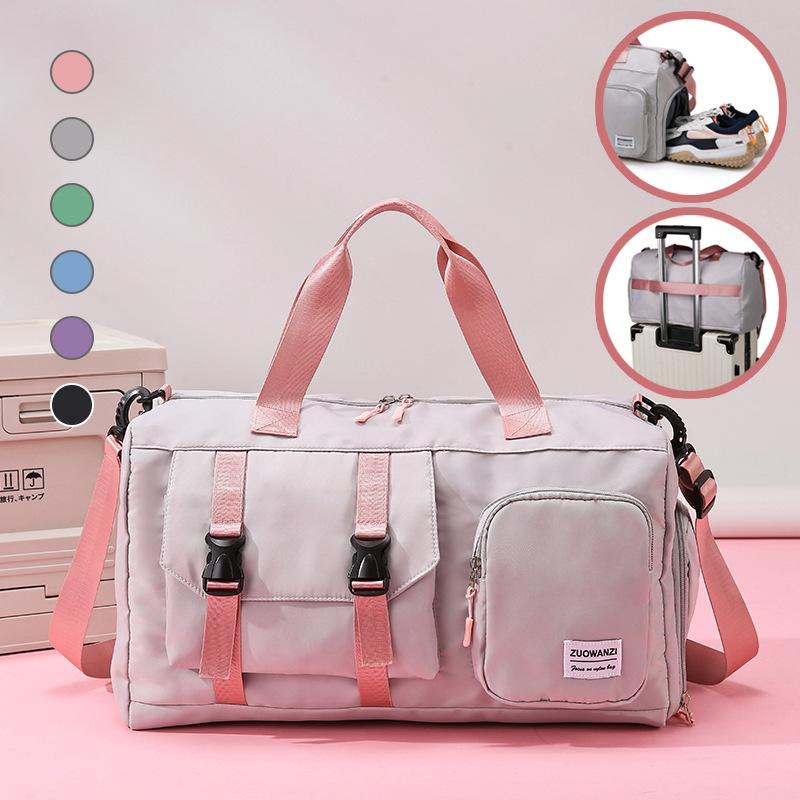 Дорожные сумки большой вместимости можно установить на выдвижную ручку, фитнес-сумки, отделения для обуви, дорожные сумки для посадки в самолет, водонепроницаемые сумки