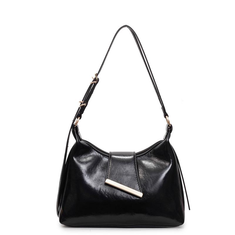 Fashion Trend Casual Solid Color Commuter Armpit Bag Women's 2025 Summer New Simple Texture and Versatile One-shoulder Crossbody Bag