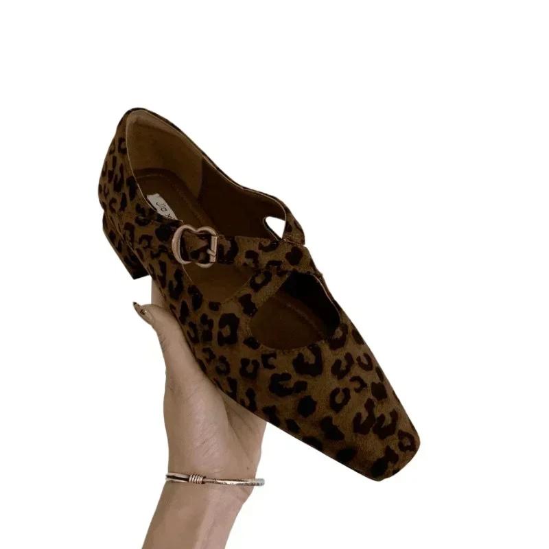 Распродажа модной женской обуви 2024 года, модные женские туфли-лодочки с пряжкой, осенние туфли-лодочки с квадратным носком, замшевые, однотонные, на блочном каблуке, неглубокие, для офиса, женские туфли