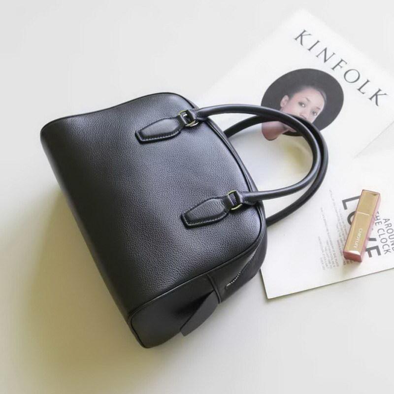 2025 New Genuine Leather Women's Bag Head Layer Leather Pillow Bag Bowling Bag Handheld Single Shoulder Cross Border Bag