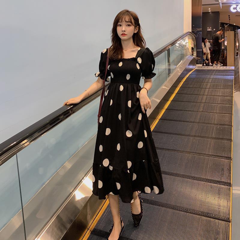 Женское летнее платье в горошекПлатье, прикрывающее живот и стройнящее, для отдыха, в милом консервативном стиле, с вырезом на спине, сказочная юбка, уменьшающее возраст, для поездок на работу