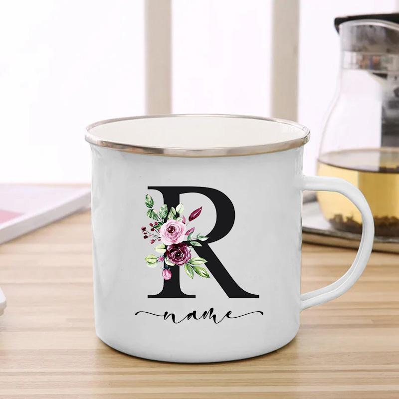 26 инициалов, черная буква, фиолетовый цветочный принт, эмалированная кружка, креативные кофейные чашки, дорожная чашка, персонализированные подарки, кружки для напитков