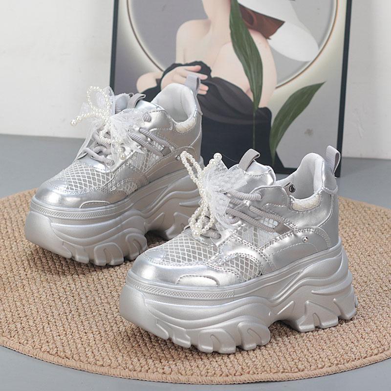 Мода 11 см Воздушная сетка Микрофибра Кожа Высокий бренд Удобные Массивные Кроссовки Шнуровка Обувь Сандалии Женщины Платформа Танкетка Мода Лето