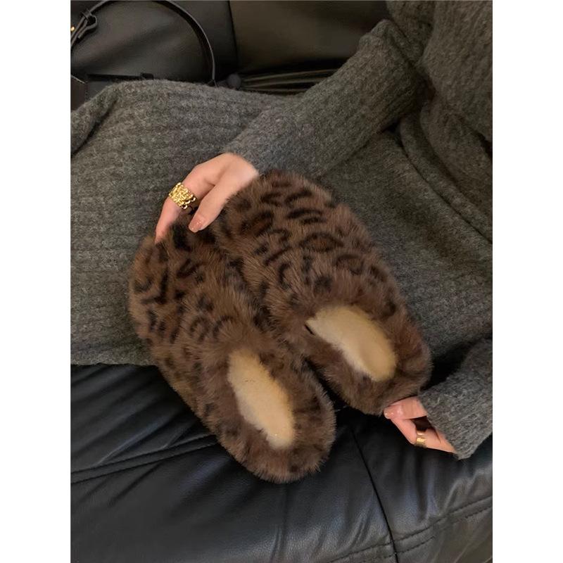 Тапочки Mao Mao, женская верхняя одежда 2025 года, новые осенне-зимние плюшевые полутапочки с плоской подошвой для беременных женщин, нескользящие туфли Mao Mao с леопардовым принтом